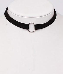 Fashionable Choker Necklace with Silver Pendant